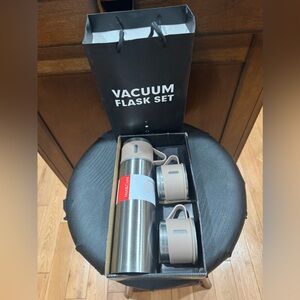 🆕 Stainless Steel Vacuum Flask Set with Cups